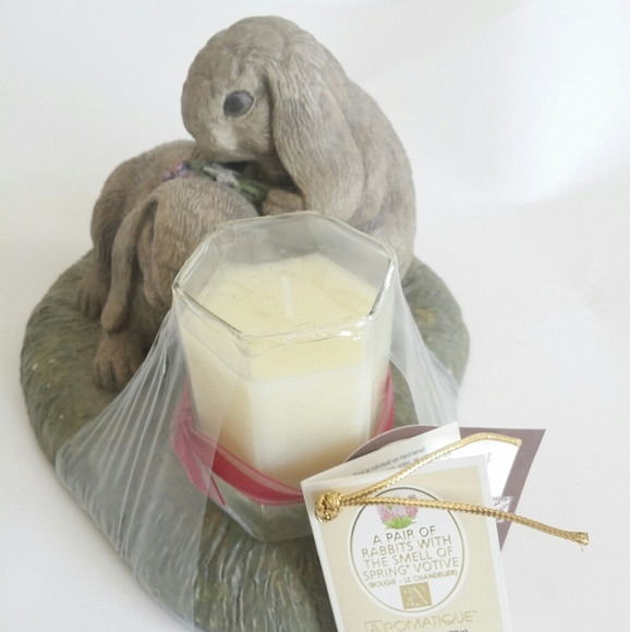 Nwt Rabbit Figurine with Spring Candle - Picture 3 of 7